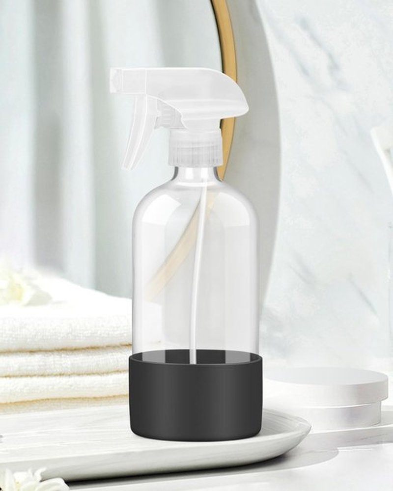 Roinisor Glass Spray Bottles with Silicone Sleeve Protection, Empty 16OZ Reusable Spray Bottles, Refillable Containers with Spray Nozzles for Cleaning Solutions, Plants and Essential Oils 1 Pack Black