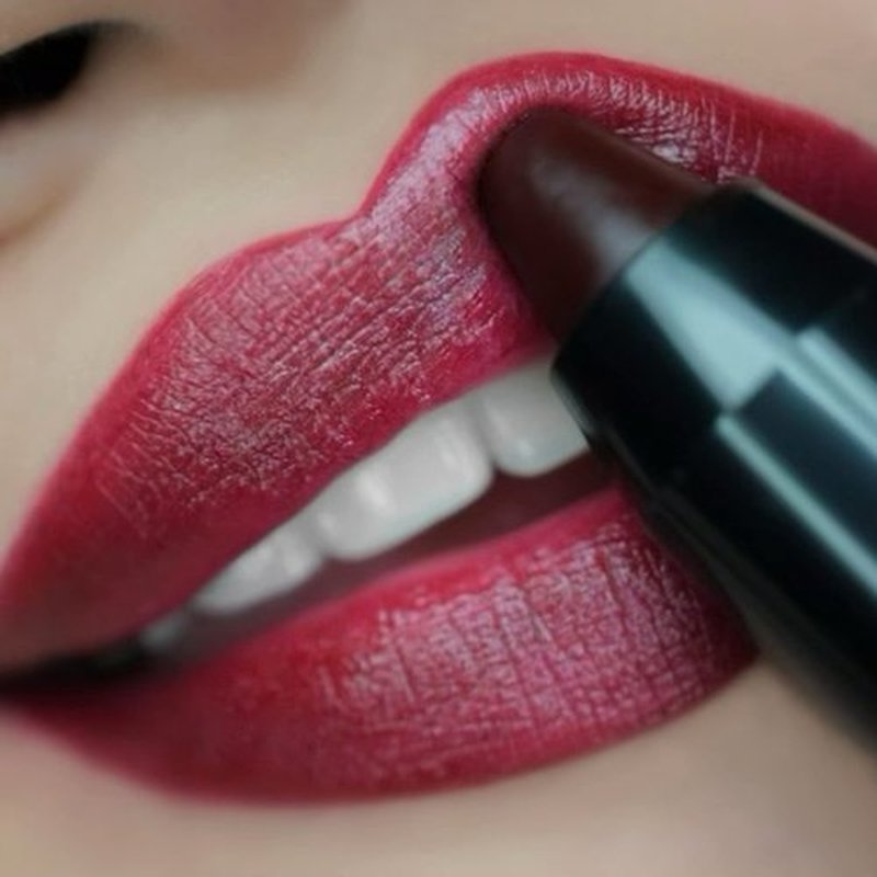 Reina Rebelde Fresa Bold Lip Color Stick High Pigmentation Deep Berry Red Lipstick/Moisturizing Full-Coverage with Satin Finish/High Density/Vegan & Cruelty, Paraben, Phthalate-Free