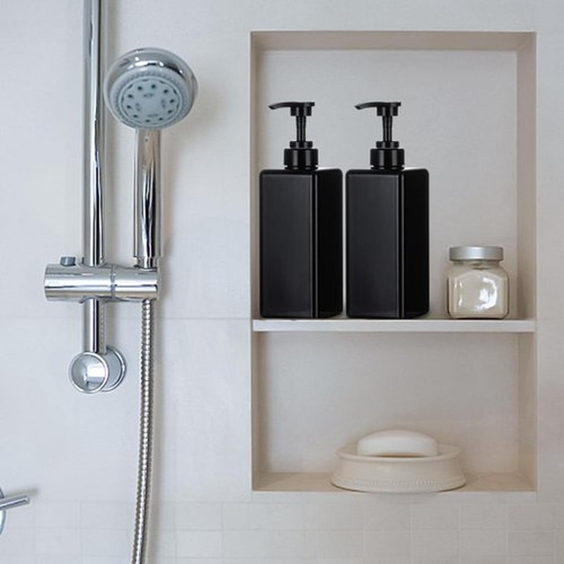 Yebeauty Pump Bottle Dispenser, 22oz 650ml Empty Plastic Shampoo Pump Dispenser Shower Soap Dispenser Refillable Liquid Containers for Conditioner Body Wash, Bathroom Kitchen, 2 Pack Black