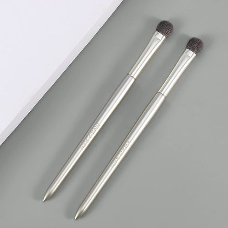 Natural Goat Hair Eye Shadow Brush by ENZO KEN, Large Smudge Eyeshadow Brush, Shader Eye Shadow Brush, Eye Shader Brush, Single Eyeshadow Brush, Eye Brushes, Eyeshadow Blending Brush. (Gold, E203L)