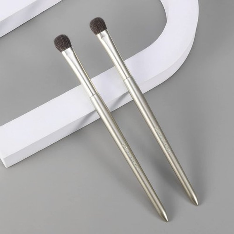 Natural Goat Hair Eye Shadow Brush by ENZO KEN, Large Smudge Eyeshadow Brush, Shader Eye Shadow Brush, Eye Shader Brush, Single Eyeshadow Brush, Eye Brushes, Eyeshadow Blending Brush. (Gold, E203L)
