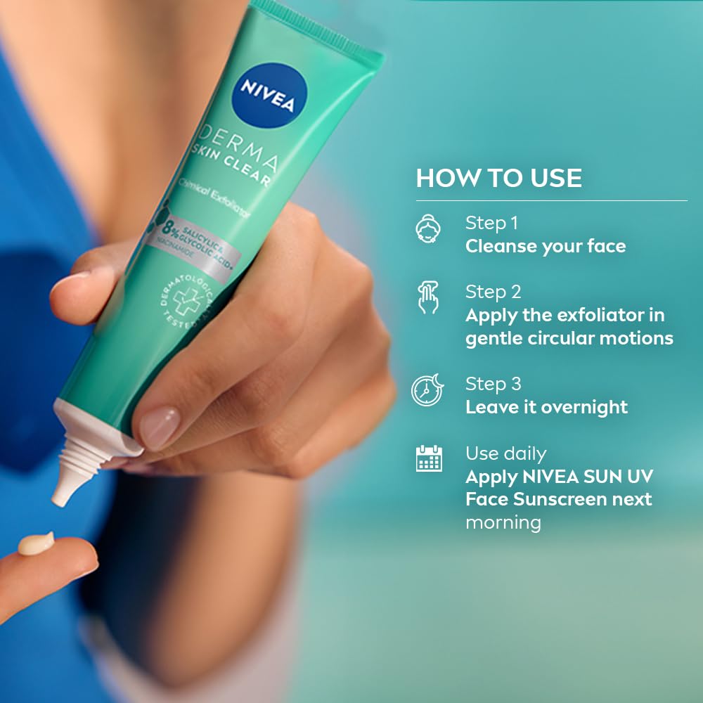 NIVEA Derma Skin Clear Night Exfoliator Leave-On Facial Care with Glycolic Acid, Salicylic Acid and Niacinamide, Lightweight Evening Skincare Formula, Dermatologically Tested Face Treatment, 40 ml