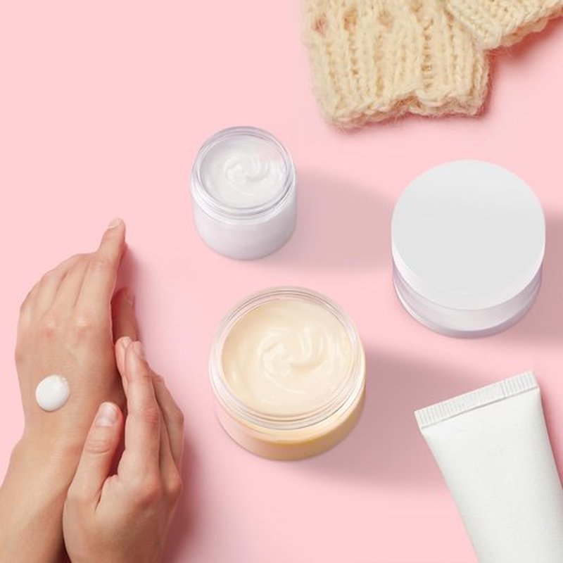 4 OZ Plastic Jars With Lids, 8 Pack Elumeiro Small Plastic Cosmetic Contianers Empty Round Cream Jar with Stickers For Lotion, Scrubs, Powder, Ointment, Makeup
