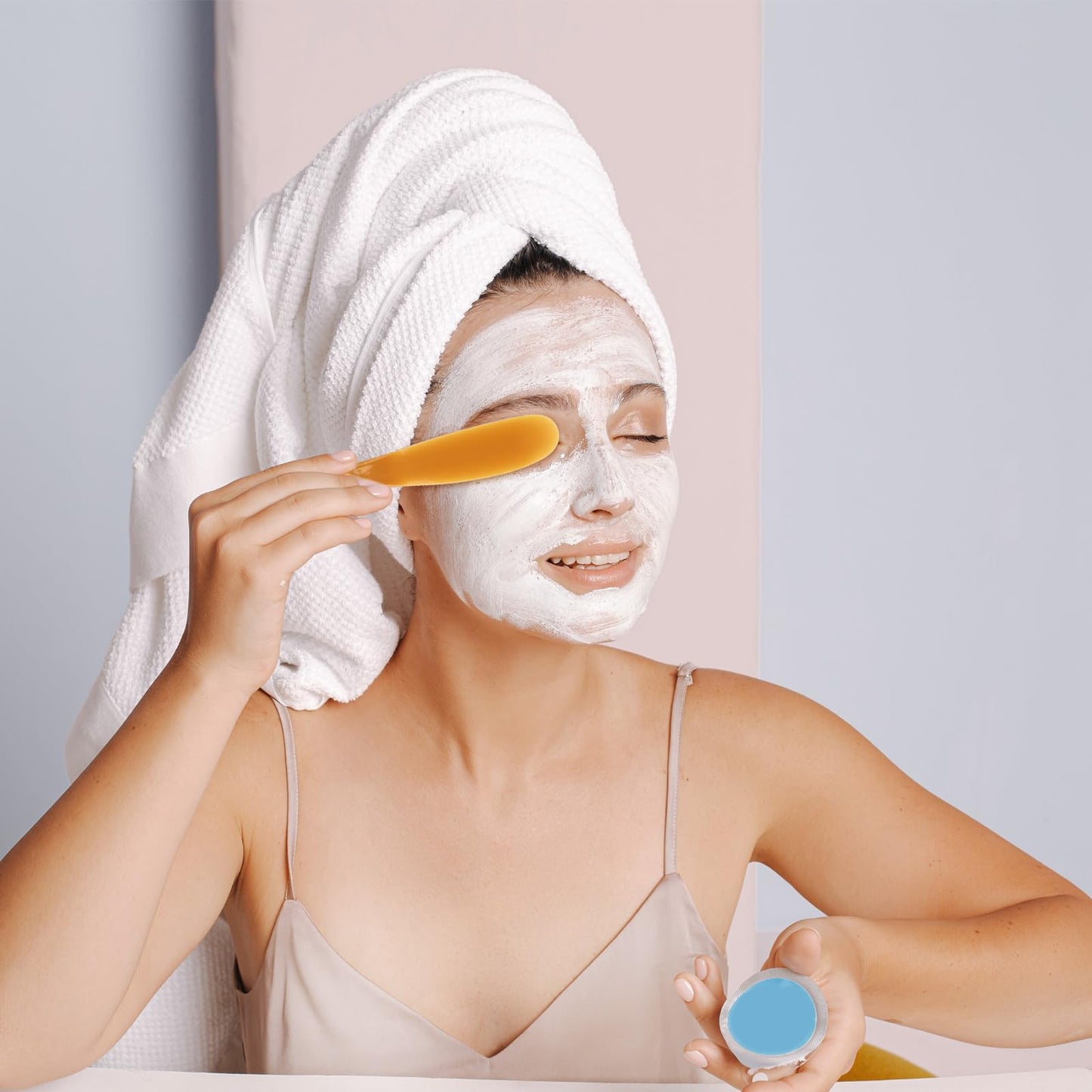 Qianyu 6Pcs Large Makeup Scoops Spatulas Plastic Cosmetic Spatula Face Mask Spoon Stick Applicator Beauty Spa Facial Skin Care Tools for DIY Cream Lotions Moisturizers Mixing and Sampling