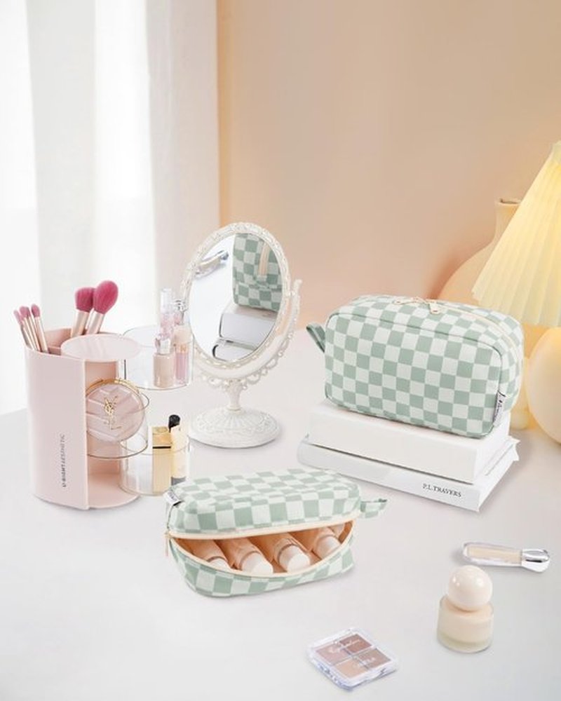 Narwey Checkered Makeup Bag Travel Cosmetic Bag Organizer Small Toiletry Bag Make Up Bags with Organized Pockets for Women (Mint Green Checkerboard, Large)