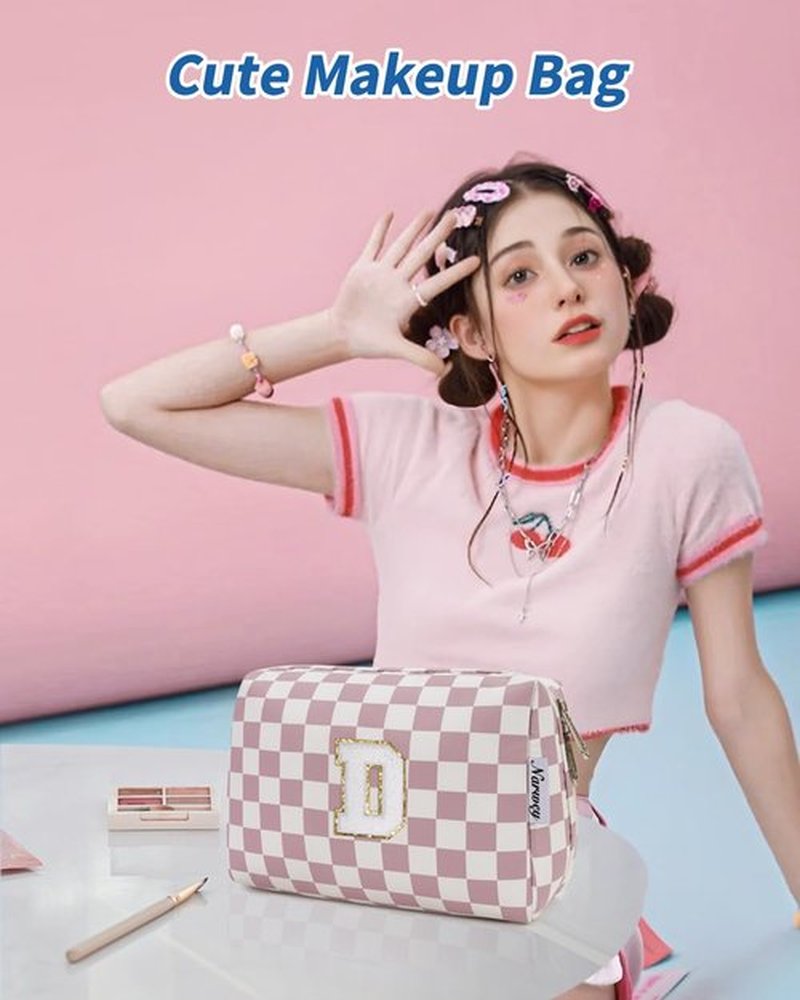 Narwey Personalized Initial Makeup Bag Toiletry Bag Gifts for Women Girls Large Checkered Makeup Bag Zipper Pouch Travel Cosmetic Bag Organizer for Women (Dusty Rose Checkerboard Letter D)