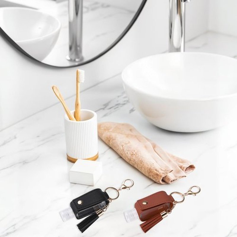 Molain 2 Pcs Hand Sanitizer Keychain 30ml Portable Leather Hand Sanitizer Holder Leakproof Empty Bottles Hand Sanitizer Travel Holder Bottle Refillable for Lotion Liquid Soap Shampoo(Brown,Black)