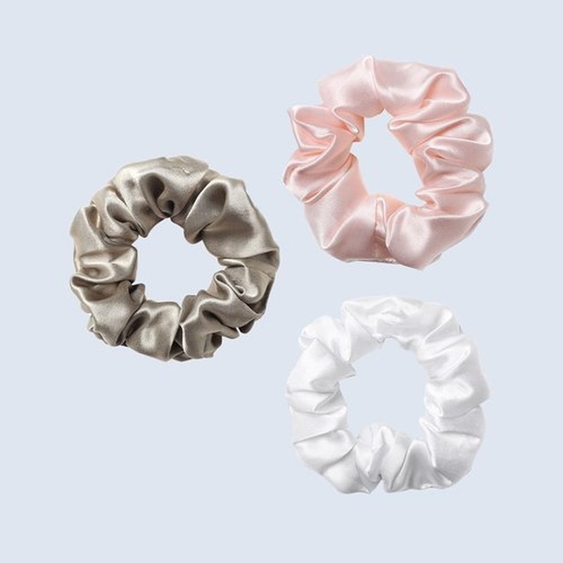 ZIMASILK 100% Mulberry Silk Hair Scrunchies, Best For Women And Girls’ Hair 19 Momme Elastic Hair Bands for Ponytail Holder Gentle And No hurt (2 Pack, Black)