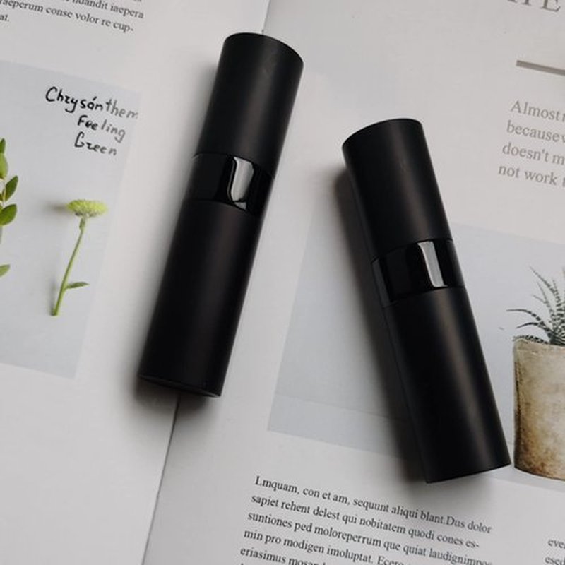 IRON BILL 4 PCS/8ml Portable Mini Perfume Atomizer Bottles, Empty Refillable Spray Bottle with 3 Types of Refill Tools, Pocket Travel Perfume Sample Bottles(Matte Black)