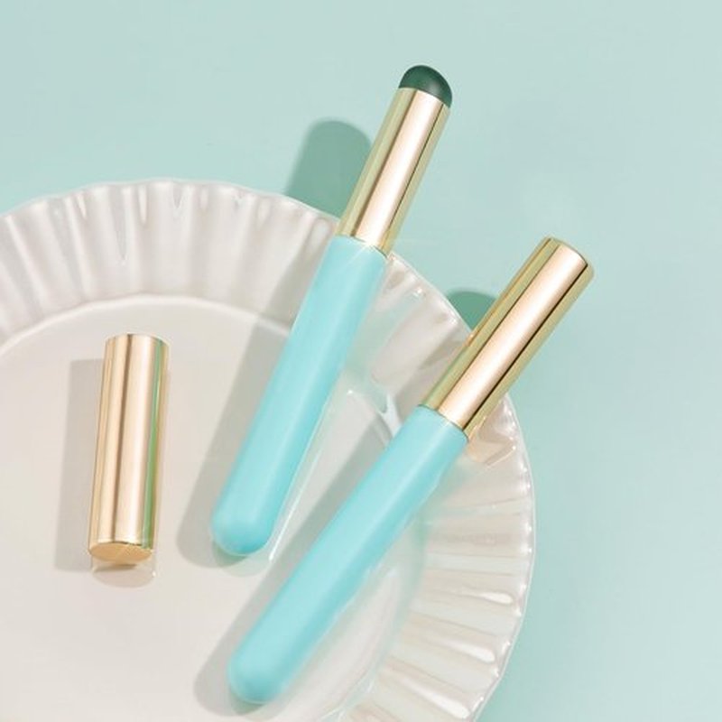 DUcare Fingerlike Silicone Lip Brush | Multi-purpose Makeup Blending Lipstick Brush with Lid (Blue)