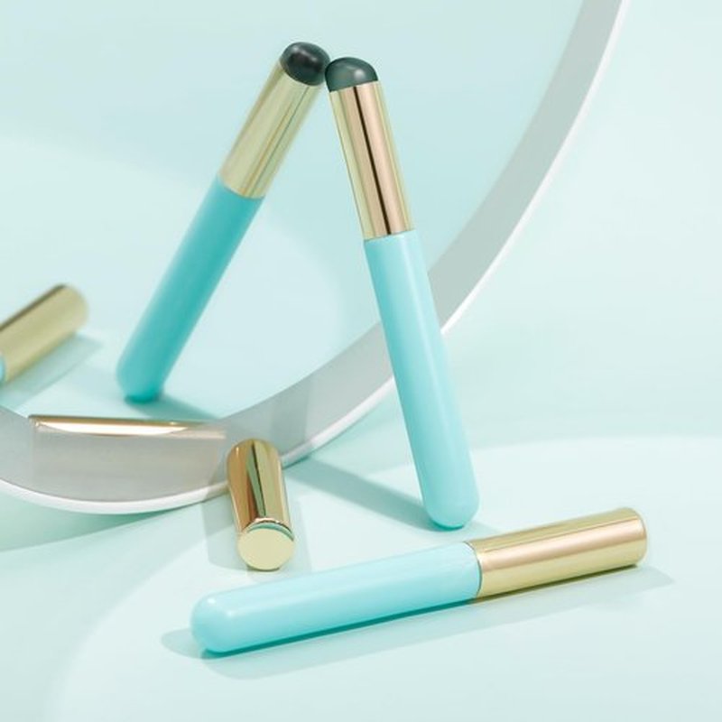 DUcare Fingerlike Silicone Lip Brush | Multi-purpose Makeup Blending Lipstick Brush with Lid (Blue)