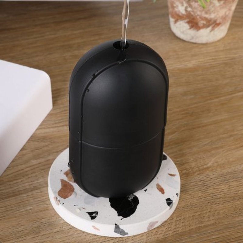 Ice Roller Mold-Ice Roller for Face and Eye，Beauty Cube Brighten Skin &Enhance Natural Glow &Remove Fine Lines，Facial Beauty Ice Roller Skin Care Tools (Oval, black)