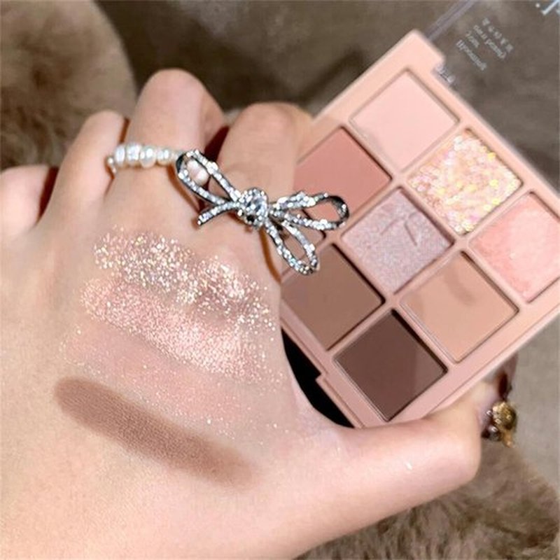 Blooming Your Own Beauty Eyeshadow Palette, 9 Shades, Glitter and Matte Finishes (24#)