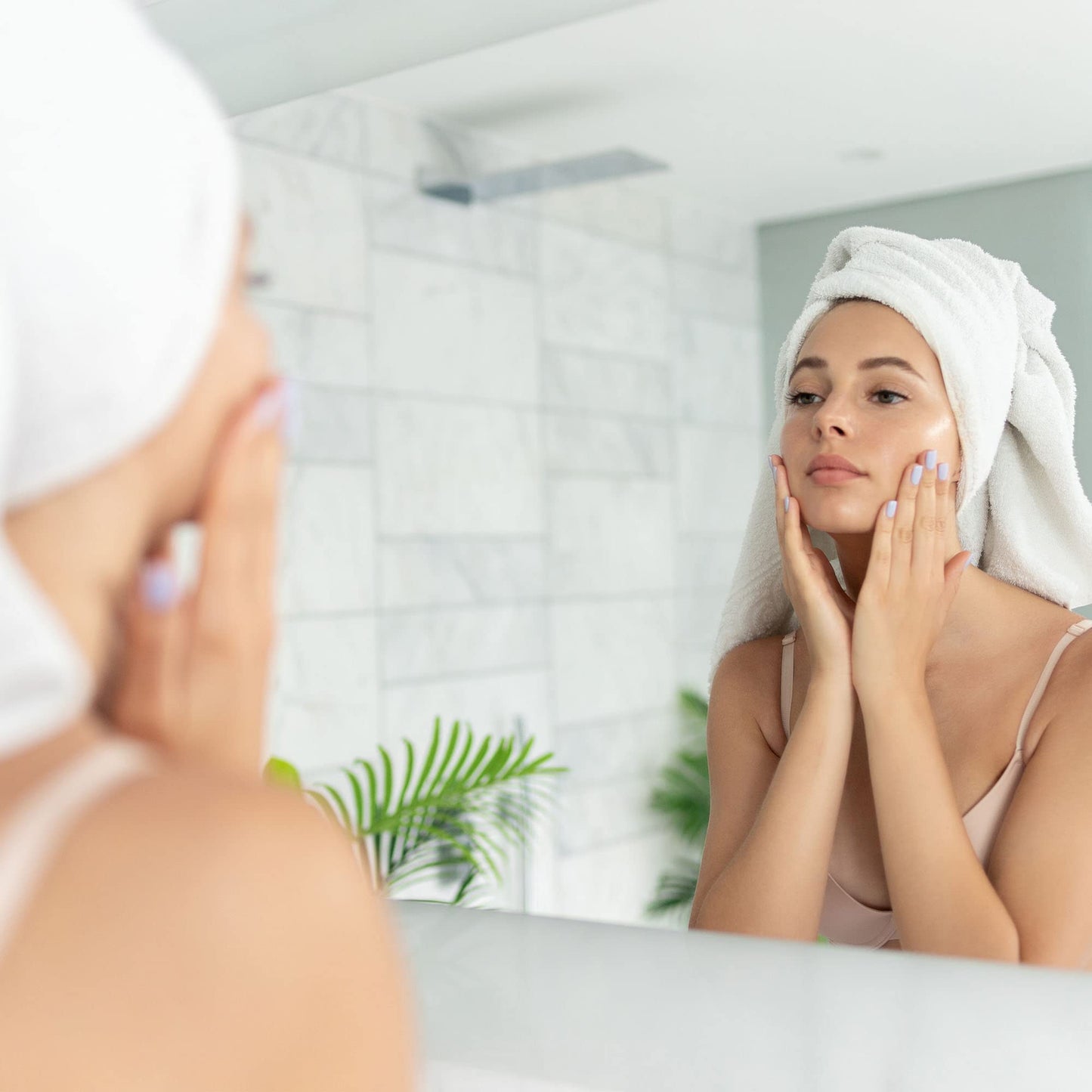 ARCONA Magic White Ice - Hyaluronic Acid Moisturizer with Cranberry Extract, Glycerin - Oil Free Anti-Aging Moisturizer 1 oz. Made In The USA