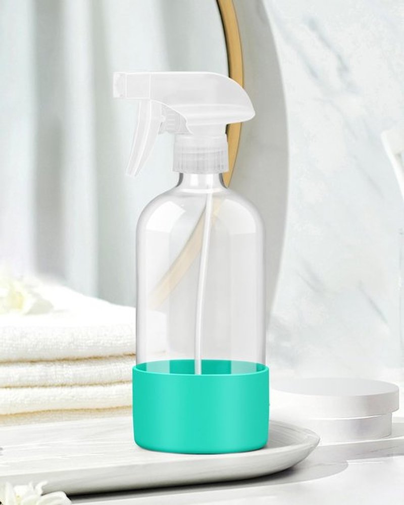 Roinisor Glass Spray Bottles with Silicone Sleeve Protection, Empty 16OZ Reusable Spray Bottles, Refillable Containers with Spray Nozzles for Cleaning Solutions, Plants and Essential Oils 1 Pack Green