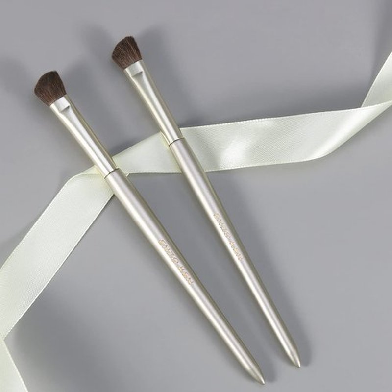 Natural Pony Hair Eye Shadow Brush by ENZO KEN, Small Nose Contour Brush, Angled Eyeshadow Brush, Angled Eye Shadow Brush, Single Eyeshadow Brush, Eye Brushes, Eyeshadow Blending Brush. (Gold, E202)