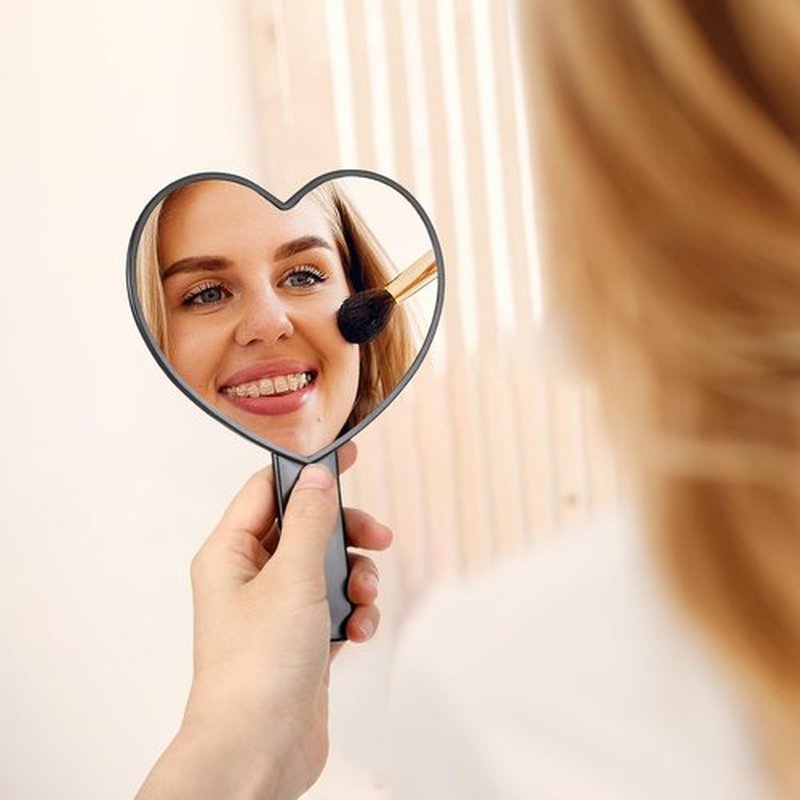 Heart-Shaped Handheld Mirror with Handle, Portable Travel Makeup Hand Mirror Decorative Mini Heart Cosmetic Lash Mirror for Women Girls Valentine's Day (Black)