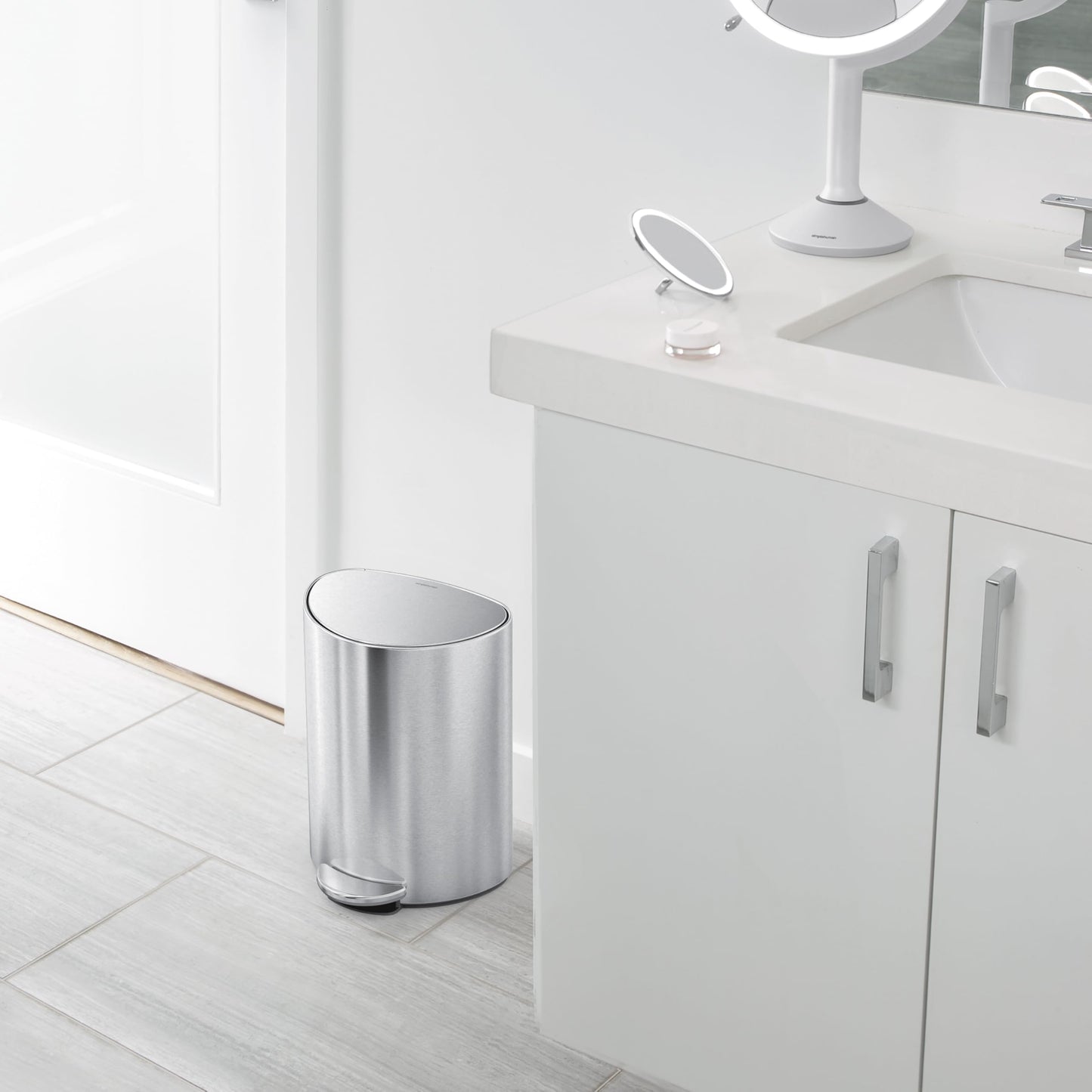 simplehuman Semi-Round Step Can, 6L / 1.6 Gallon Bathroom Trash Can, Liner Pocket®, Sleek Internal Hinge, 150,000-Step Pedal, Lid Shox® Silent Close, Brushed Stainless Steel