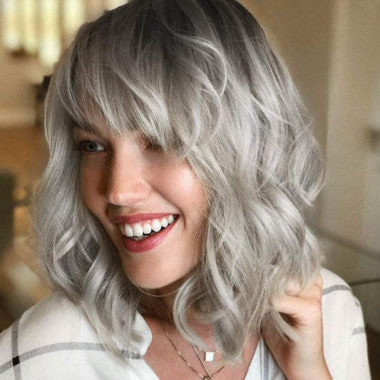 Rose bud Wavy Bob Wig with Bangs Natural Ombre Silver Wig Synthetic Hair Shoulder Length Short Hair Curly Wigs for Women
