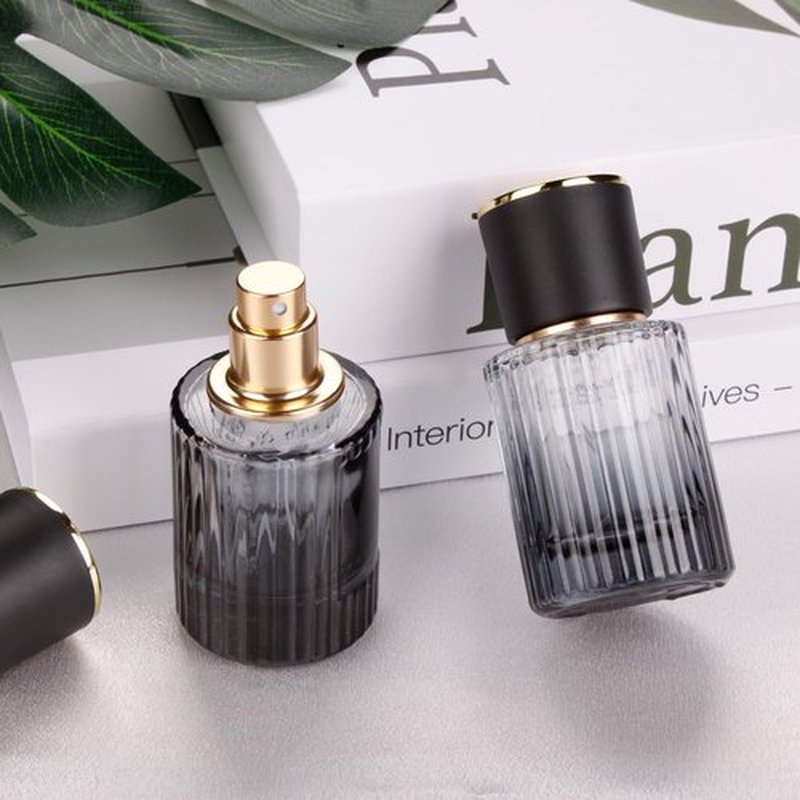 HXRYAGi Travel Vintage Perfume Bottle Empty, 4pcs 30ML High-quanlity Portable Perfume Atomizer with Funnel and Dropper, Fine Mist Leak-Proof Spray Atomizer Ideal for Perfume, Toner and Skin Care