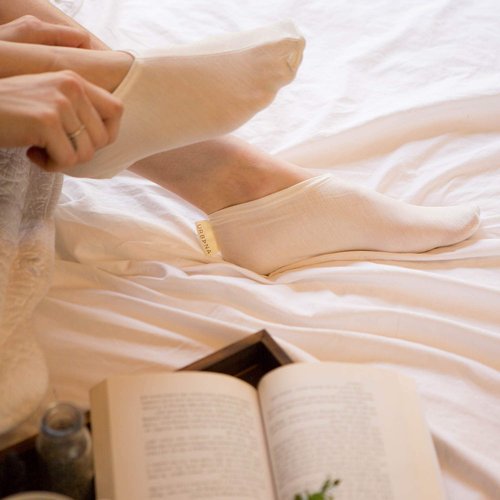Urbana Spa Prive Home Spa Collection, Moisturizing Booties