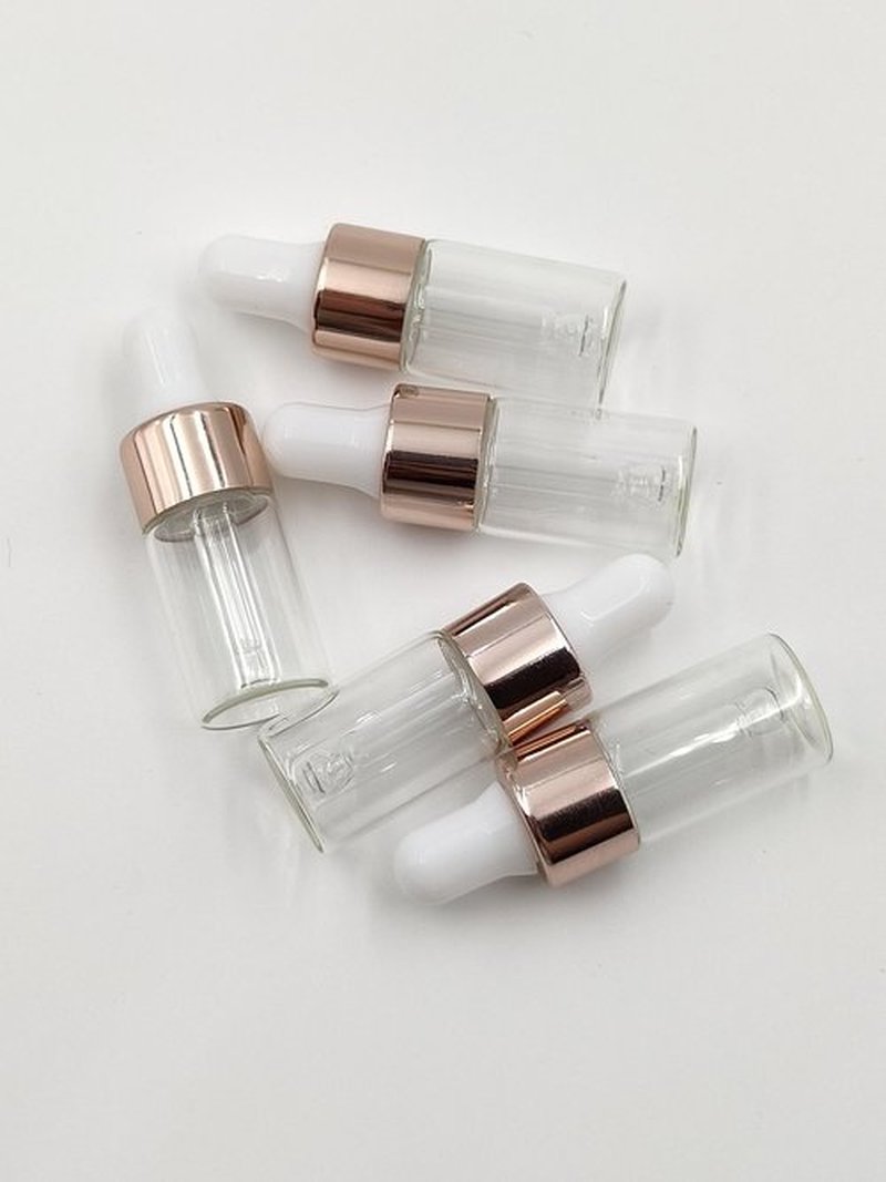 YYNGJCK 15Packs Sample Glass Dropper Bottles for Essential Oils, Mini Glass Vials Perfume Aromatherapy Cosmetic Liquid Containers With Glass Eye Dropper (3ml)