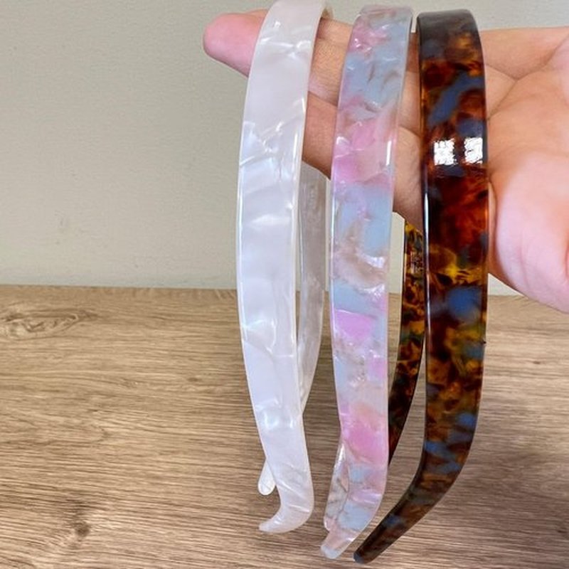 KOVOLITU 2 Pack Eyewear Headbands Comfortable Acetic Acid Headbands for Women Headband Designed for Eyewear Fashion Skinny Headbands(Purple,Brown)