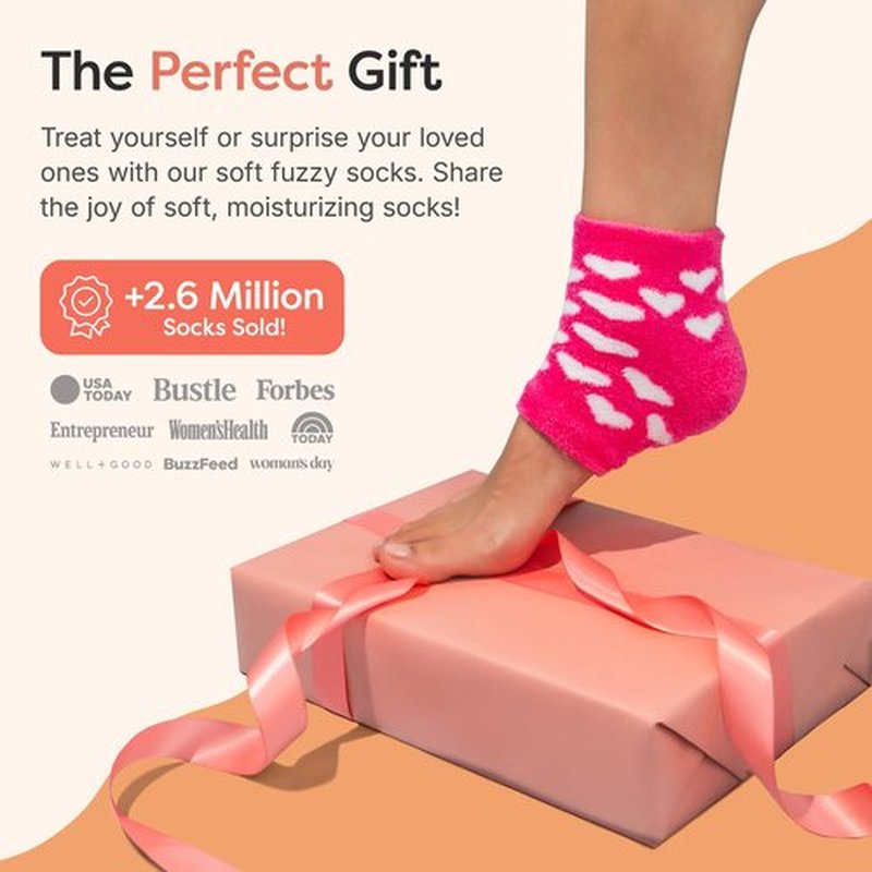 ZenToes Moisturizing Sleep Socks with Vitamin E, Olive Oil and Jojoba Seed Oil to Soften and Hydrate Dry Cracked Heels (Pink Hearts, Regular)