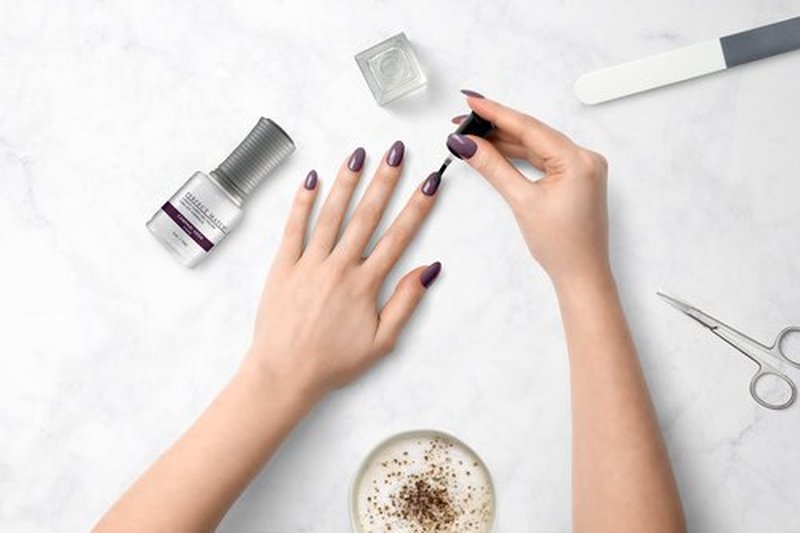 LeChat - Perfect Match Gel Polish - Campari Soda - Deep Raisin with Cream Finish - (0.5 Ounce) - Easy Application - Soak Off Formula
