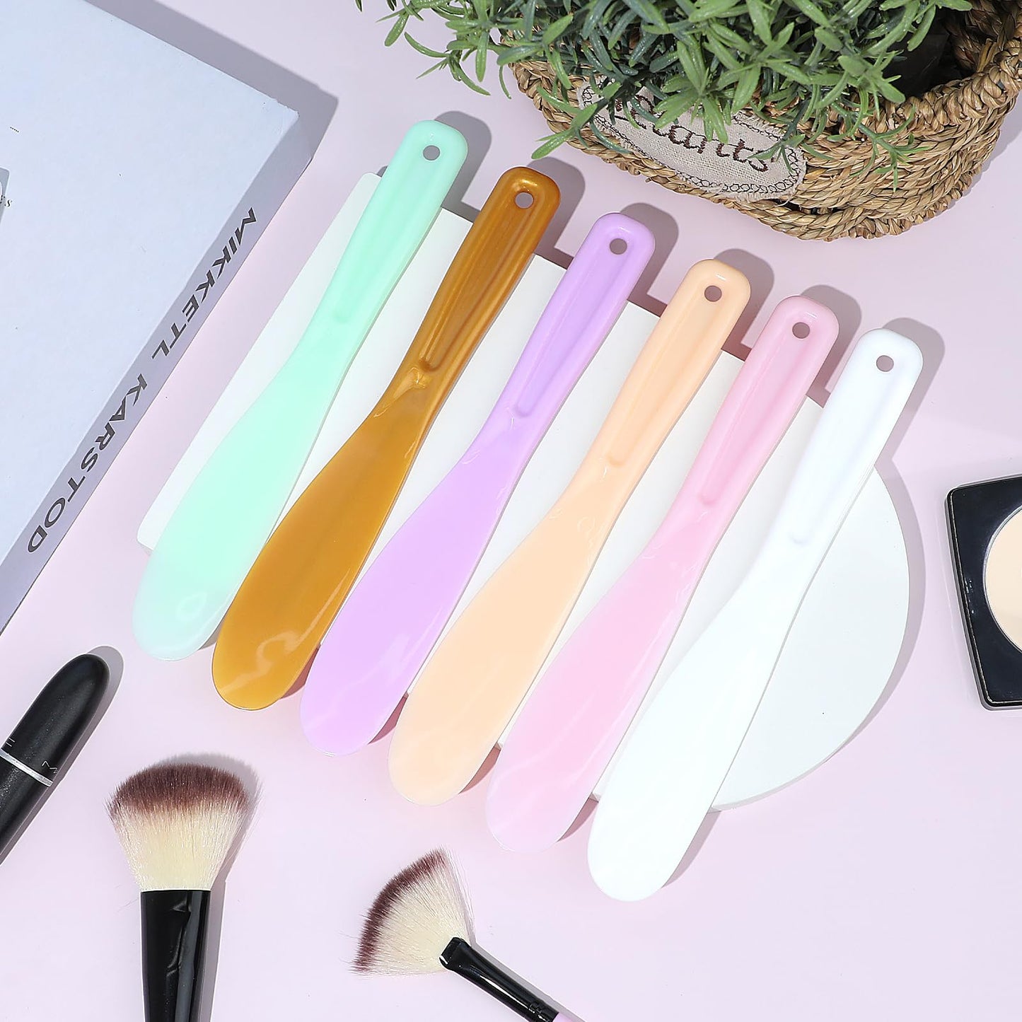 Qianyu 6Pcs Large Makeup Scoops Spatulas Plastic Cosmetic Spatula Face Mask Spoon Stick Applicator Beauty Spa Facial Skin Care Tools for DIY Cream Lotions Moisturizers Mixing and Sampling