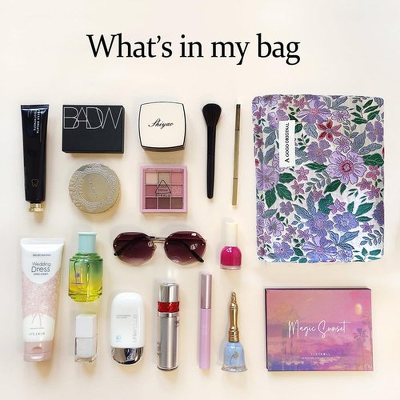 STARDW Aesthetic Makeup Bag for Women Travel Toiletry Bag Large Capacity Makeup Organizer Bag Floral Cosmetic Bags Zipper Pouch