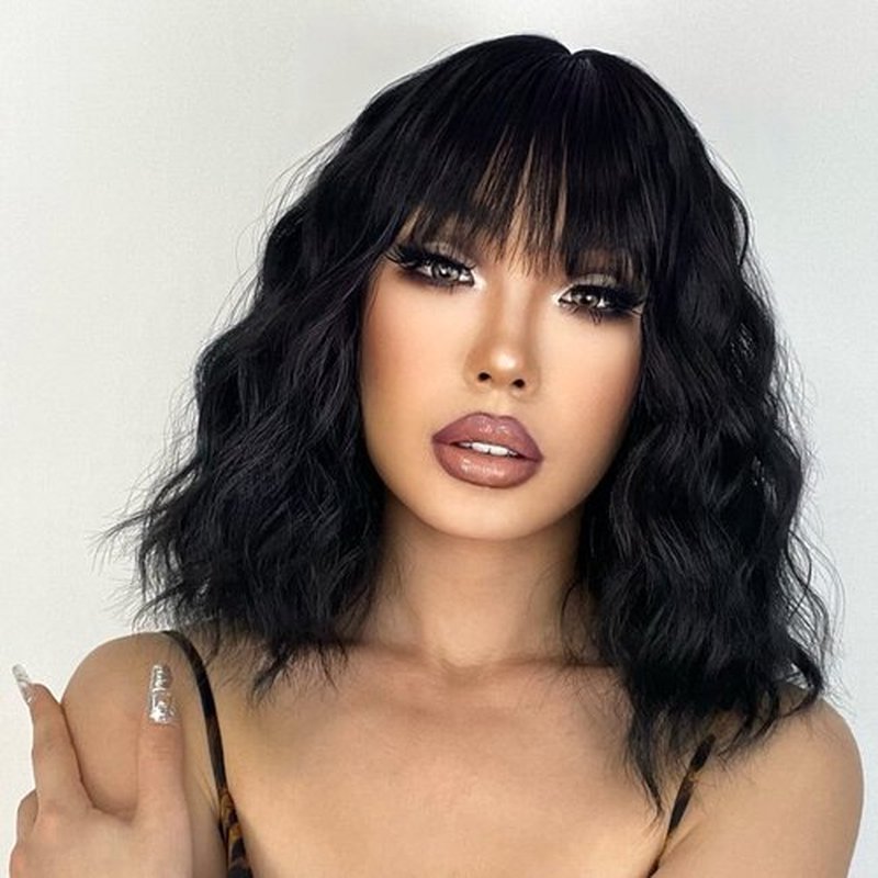 LINGHANG Short Black Wig with Bangs, Short Black Natural Wavy Wigs for Women, Wavy Black Wig with Bangs Synthetic Natural Looking Heat Resistant Fiber Cosplay Wigs