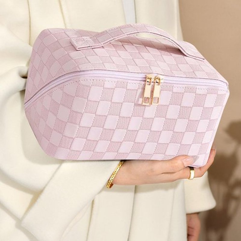 MINGRI Large Capacity Travel Cosmetic Bag for Women,Portable PU Leather Checkered Makeup Bag Water Resistant,Flat Open Multifunctional Storage Toiletry Bag with Divider and Handle (Pink)