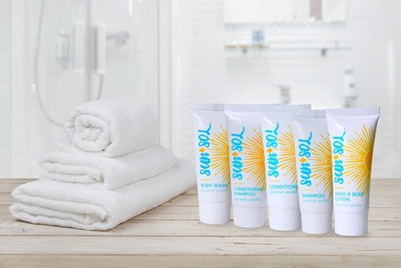 World Amenities Sun + Sol Bulk Refreshing Soap Bar With Warm Coconut & Vanilla Fragrances, Sachet Wrapped Travel Size Toiletries, Mini Hotel Amenities, 1 oz, 100 Count