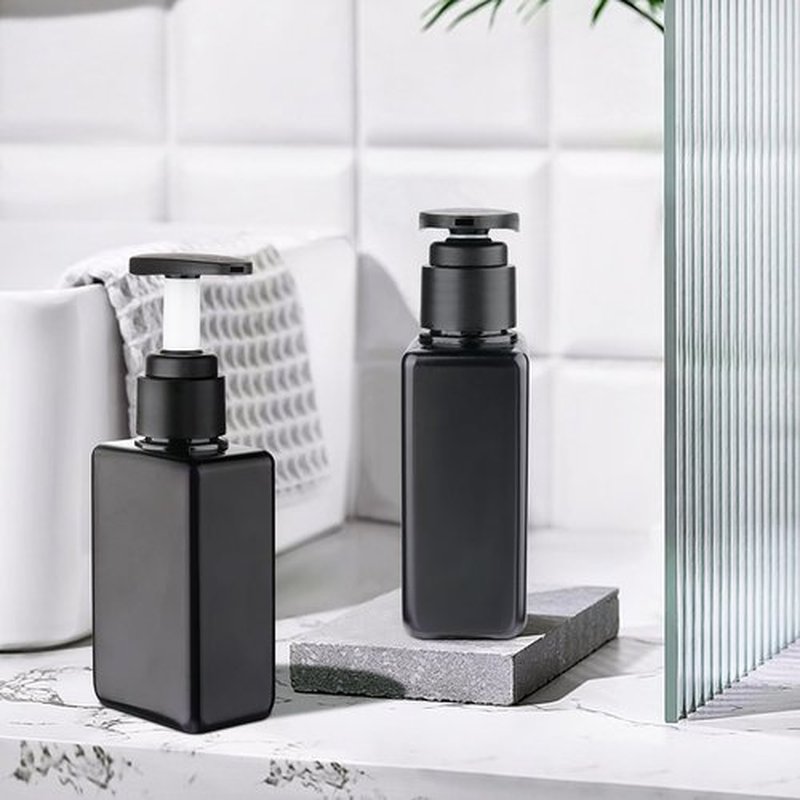 Travel Bottles Travel Accessories Toiletries 4 Pack 3.7oz/110ml Travel Shampoo and Conditioner Bottles Empty Plastic Pump Bottle Dispenser Travel Size Bottles (4blank Black)