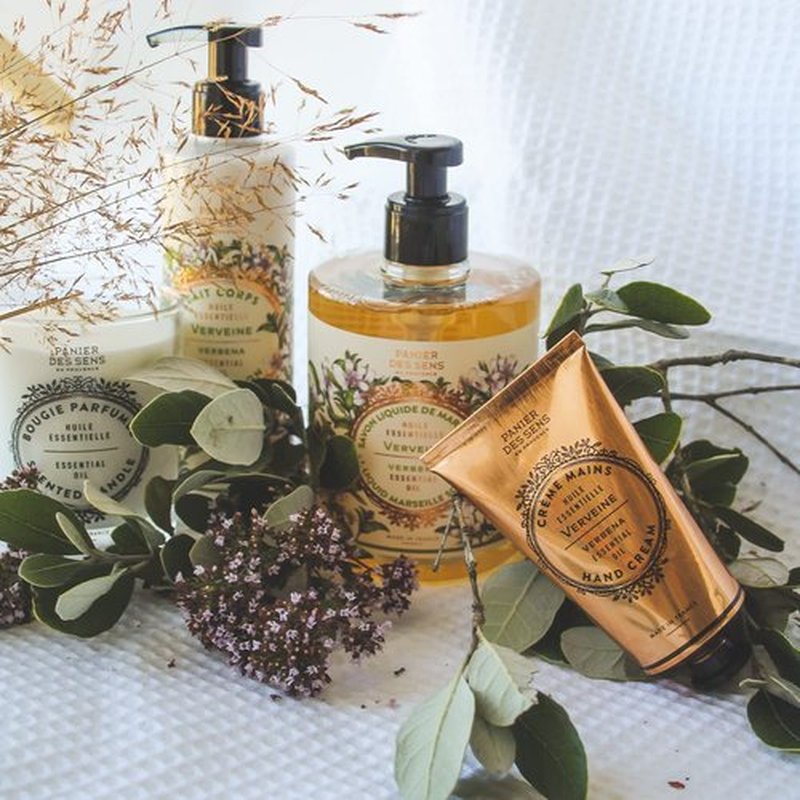 Panier des Sens - Verbena Body Lotion for Dry Skin - Hydrating Body Cream for Women - Nourishing Fluid Body Moisturizer with Shea Butter & Olive Oil - 97% Natural Ingredients Body Care - 8.45 Floz