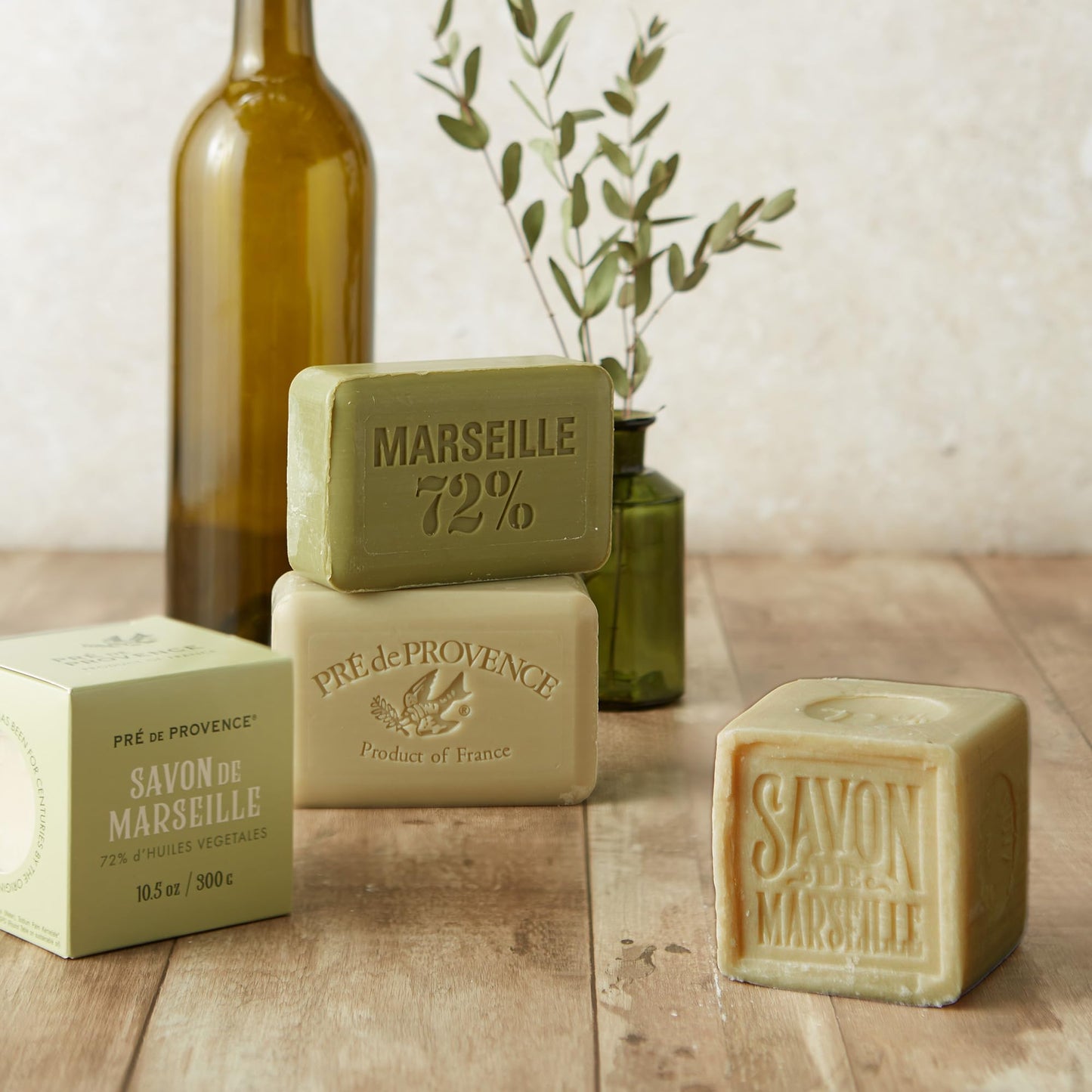 Pre de Provence Artisanal Soap Bar, Enriched with Organic Shea Butter, Natural French Skincare, Quad Milled for Rich Smooth Lather, 8.8 Ounce, Olive Oil