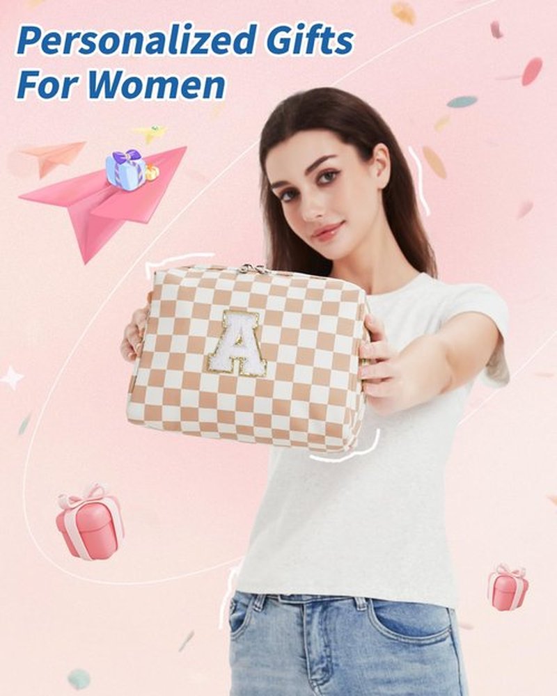 Narwey Personalized Initial Makeup Bag Toiletry Bag Gifts for Women Girls Large Checkered Makeup Bag Zipper Pouch Travel Cosmetic Bag Organizer for Women (Light Checkerboard Letter A)
