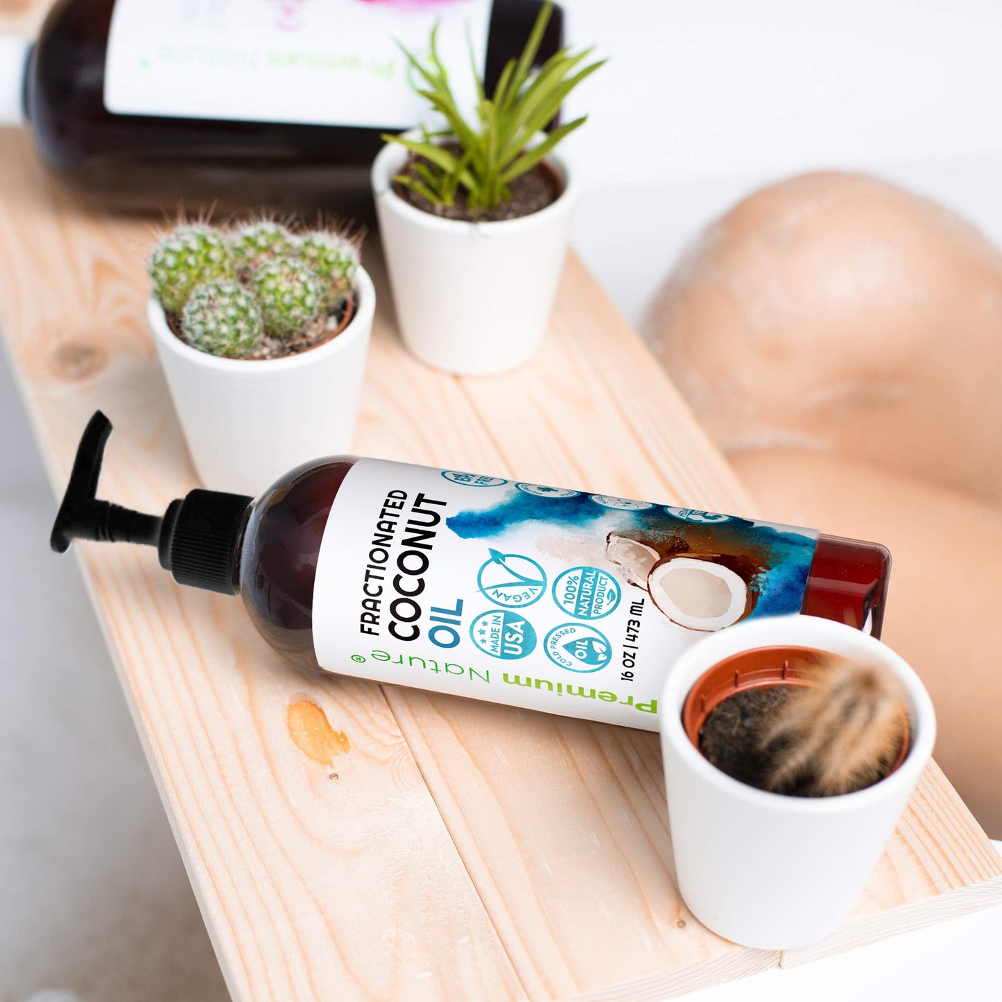 Premium Nature Fractionated Coconut Oil for Skin Moisturizer with Pump Massage Oils Best Carrier for Essential Oils Mixing Body OUL for Dry Skin Moisturizer Natural Oi for Face Hair Body 16 oz