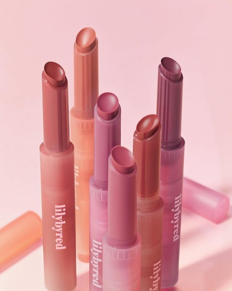 lilybyred Milky Blur Fondue Bar 1.9g - Multi-Use Blurring Balm Stick for Lips & Cheeks (02#Strawberry In Whipped Cream, 1PC)