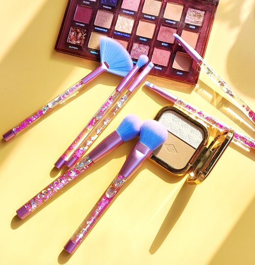 RAEEIKPHZ Unicorn Fan Makeup Brush Set,Crystal Sparkles Blue Blush Powder Fan Lip Eye Shadow Eyebrow Eye Blender Brush in Set
