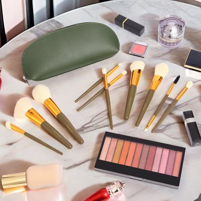 Makeup Brushes 10pc, Makeup Brush Set Foundation Bronzer Contour Eyeshadow Blush Concealer Make Up Brushes