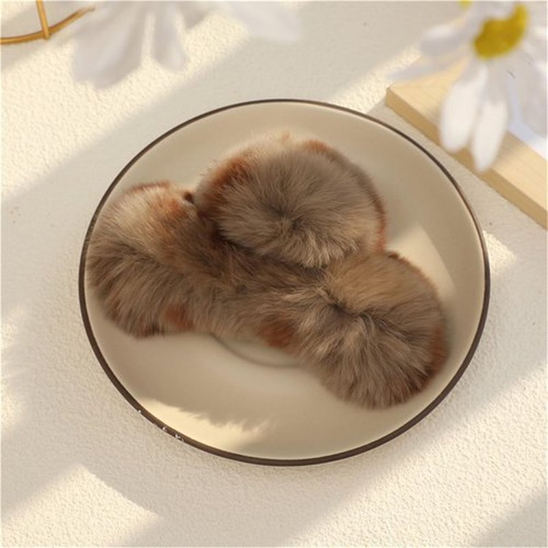 papasgix Hair Claw Clips for Women, Large Faux Fur Hair Claw Clip for Women, Large Hair Clips Winter Fluffy Plush Hair Claw Clips Hair Accessories (Dark Coffee+Milk Tea)