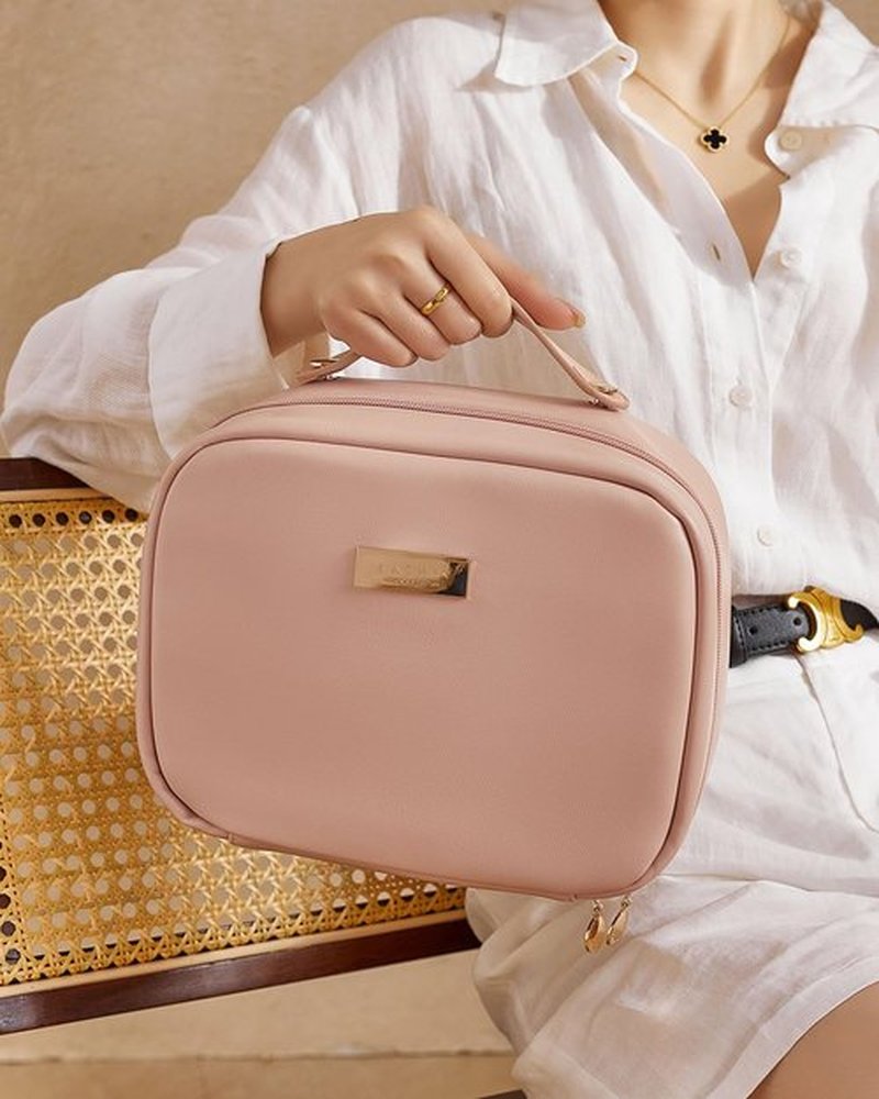 EACHY Travel Makeup Bag, Large Capacity Cosmetic Bags for Women, Waterproof PU Leather Make Up Bag with Makeup Brush Organizer (Pink)