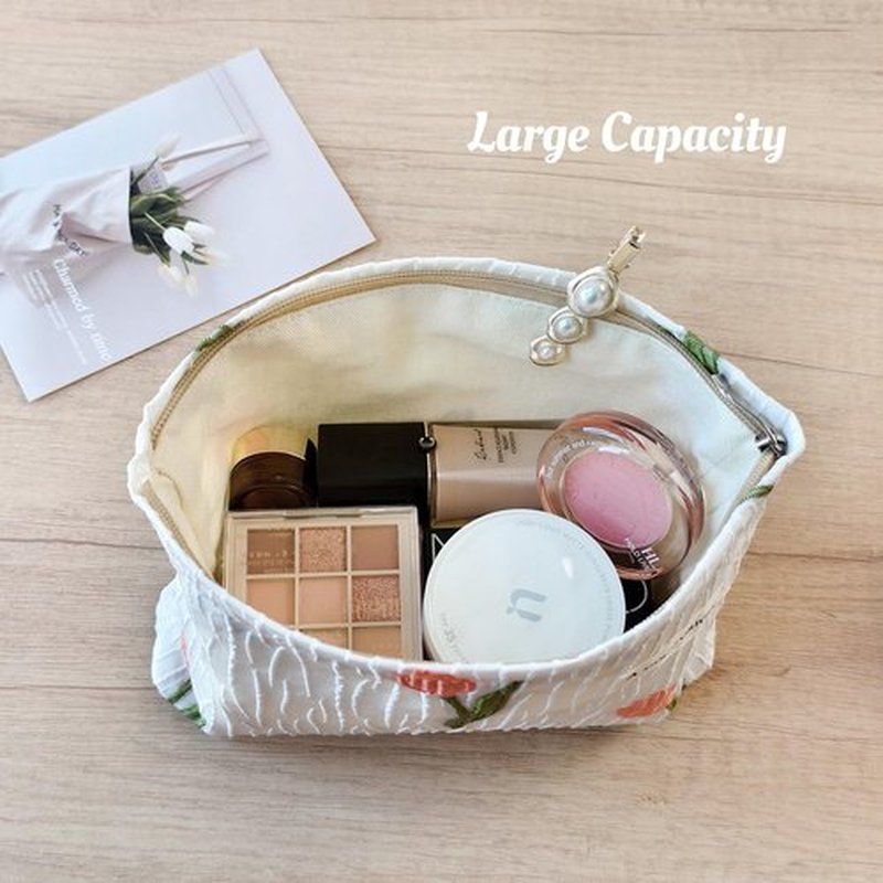STARDW Aesthetic Makeup Bag for Women Travel Toiletry Bag Large Capacity Makeup Organizer Bag Floral Cosmetic Bags Zipper Pouch (Tulip White)