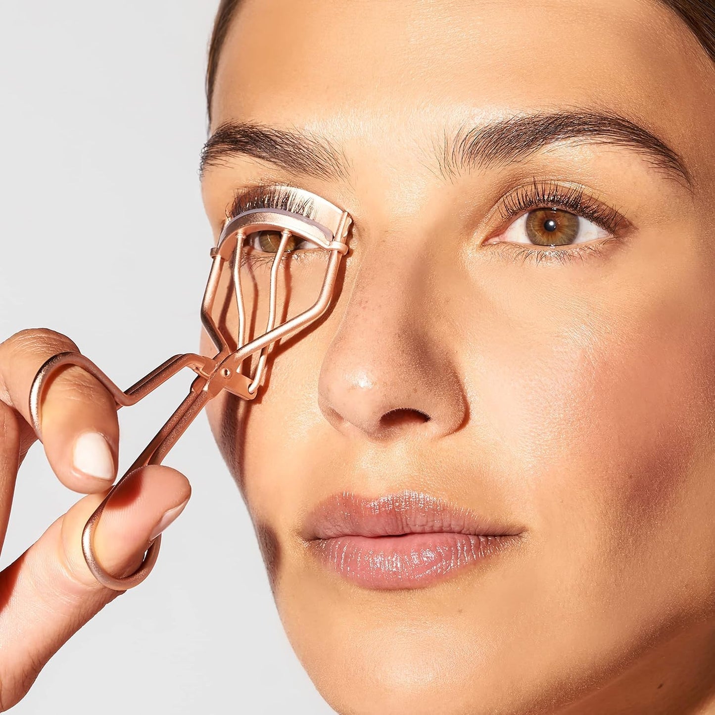 Tweezerman Eyelash Curler for All Eye Shapes with Refill Pads Rose Gold