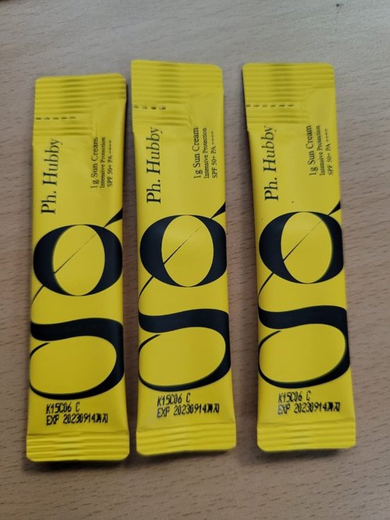 3CE BLUR WATER TINT(4.6g) soft lip with less smear with a blurry finish (#SPOT PLAYER) with sun cream(1ml*3ea)