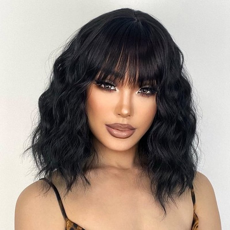 LINGHANG Short Black Wig with Bangs, Short Black Natural Wavy Wigs for Women, Wavy Black Wig with Bangs Synthetic Natural Looking Heat Resistant Fiber Cosplay Wigs