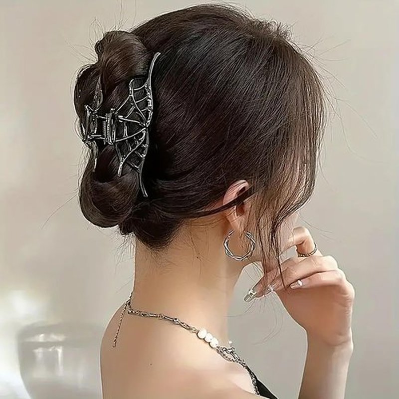 2Pcs Halloween Hair Clips Spider Web and Spider Hair Claw Clips Medium Size Black Hair Barrette Metal Alloy Shark Jaw Clip Fashion Funny Halloween Hair Accessories for Cosplay Party Hair Supplies