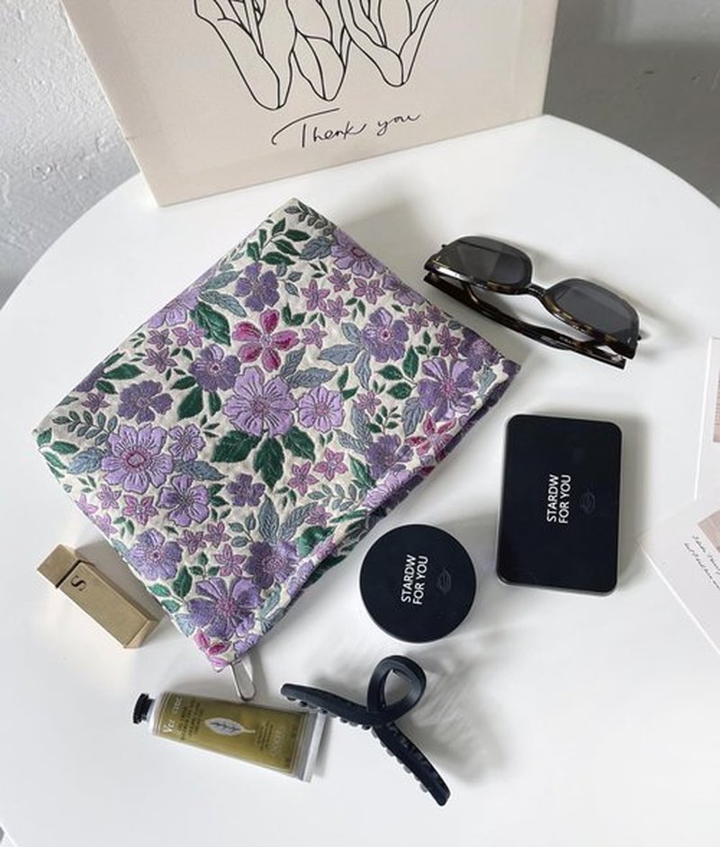 STARDW Aesthetic Makeup Bag for Women Travel Toiletry Bag Large Capacity Makeup Organizer Bag Floral Cosmetic Bags Zipper Pouch